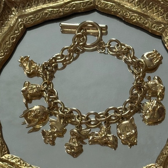 Vintage Warner Brothers 1992 Gold Tone Toggle Charm Bracelet - Picture 3 of 8